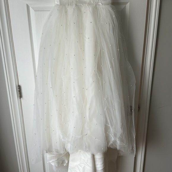 Brand New- Pearled skirt flower girl dress with bow and train. - Picture 3 of 8